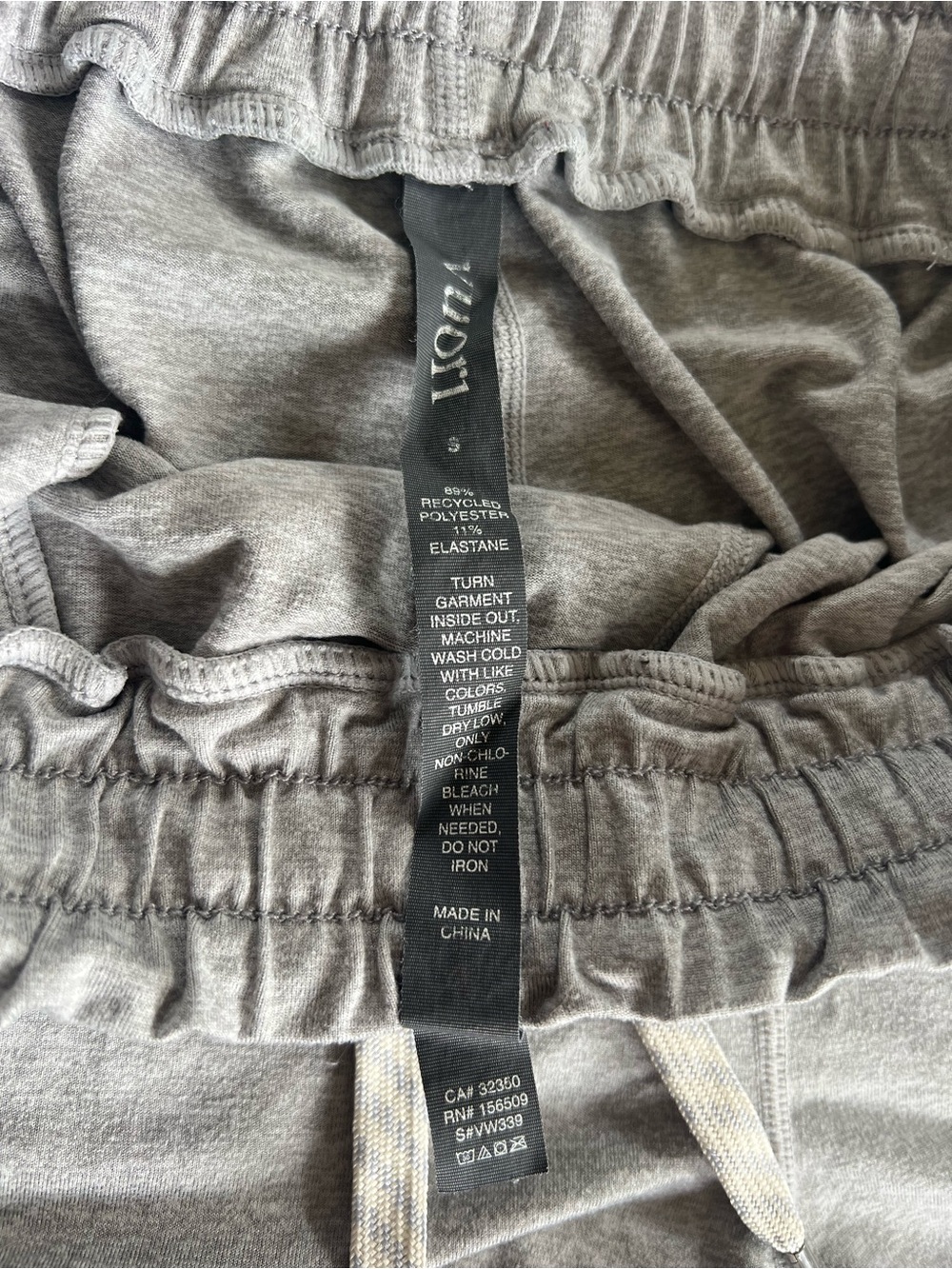 EUC Vuori Halo Performance Women's Athletic Sweat Shorts Loungewear Gray Sz S - Picture 5 of 11